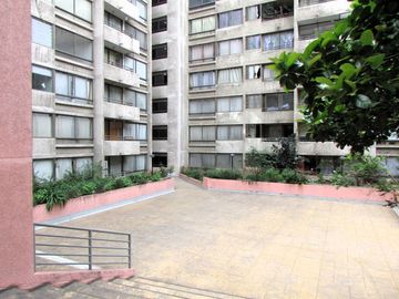 2 Dorm, 2 Bañ, Est, Bod. Cerca Metro Moneda Y Parque Almagro