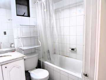 2 Dorm, 2 Bañ, Est, Bod. Cerca Metro Moneda Y Parque Almagro