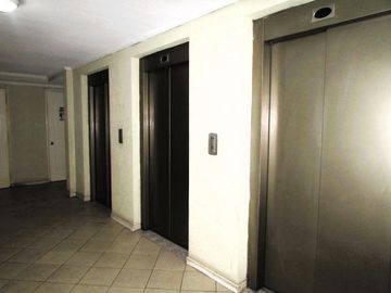 2 Dorm, 2 Bañ, Est, Bod. Cerca Metro Moneda Y Parque Almagro