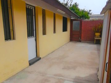 Cómoda Casa En Inmejorable Ubicación