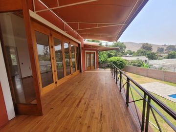 LA PLANICIE, ACOGEDORA CASA RODEADA DE NATURALEZA