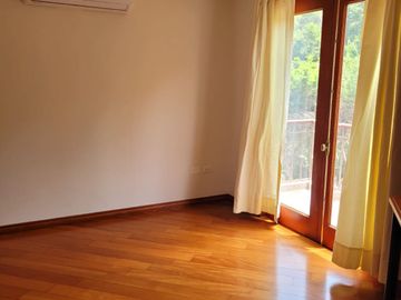 LA PLANICIE, ACOGEDORA CASA RODEADA DE NATURALEZA