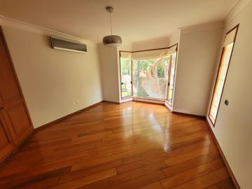 LA PLANICIE, ACOGEDORA CASA RODEADA DE NATURALEZA