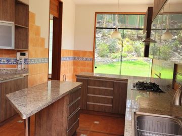 LA PLANICIE, ACOGEDORA CASA RODEADA DE NATURALEZA