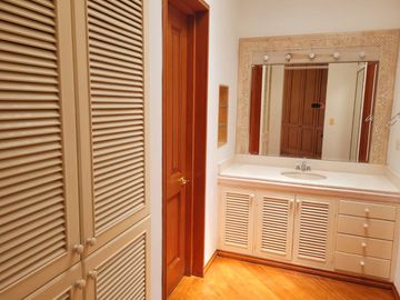 LA PLANICIE, ACOGEDORA CASA RODEADA DE NATURALEZA