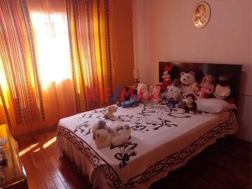 Venta Hermosa Casa Urbana En Lima - San Juan De Miraflores