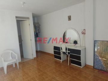 Venta Hermosa Casa Urbana En Lima - San Juan De Miraflores