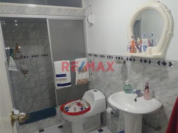 Venta Hermosa Casa Urbana En Lima - San Juan De Miraflores