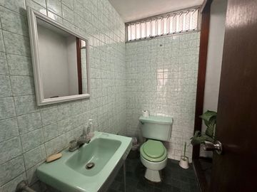 Venta de Amplia Casa en San Borja