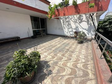 Venta de Amplia Casa en San Borja