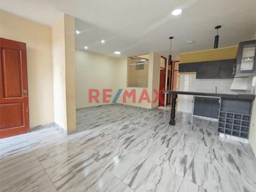 Alquiler De Dpto En Primer Piso En Urb.Boulevard Park Plaza // ID: 1118663