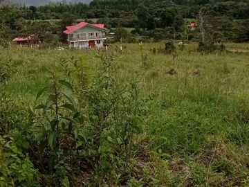 EN VENTA GRAN TERRENO EN ESQUINA – 741 M2 - Grapanazú