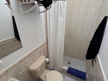 COMODA CASA EN SECTOR EXCELENTE TUMBACO