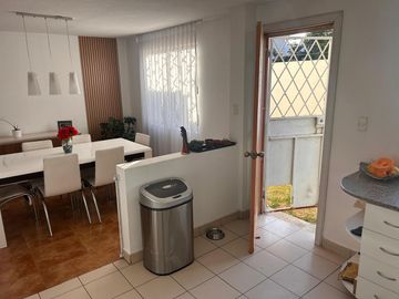 COMODA CASA EN SECTOR EXCELENTE TUMBACO