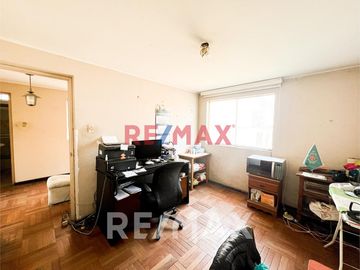 Vendo Casa Con 2 Cocheras En Av. Las Nazarenas Urb. Las Gardenias