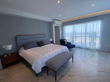 VENDO PENT HOUSE EN UNO DE LAS TORRES MAS BONITAS DE LA CIUDAD Y CON BELLOS PANORAMAS DE BOCA DEL RIO