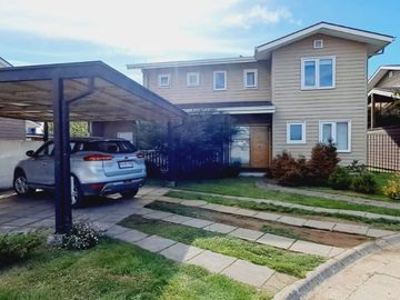 Cómoda y amplia casa en condominio El Bayo UF 9.180