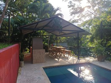 CABAÑA AMOBLADA CON PISCINA,HERMOSA VISTA EN MINCA SANTA MARTA.
