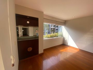 FLAT VISTA EXTERNA, CON BALCON TIPO TERRAZA, ASCENSOR DIRECTO, 3DORM C/ BAÑO INCORP. C/U