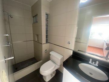 FLAT VISTA EXTERNA, CON BALCON TIPO TERRAZA, ASCENSOR DIRECTO, 3DORM C/ BAÑO INCORP. C/U