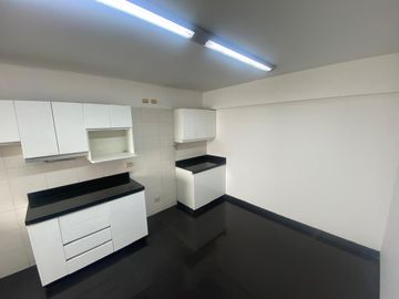 FLAT VISTA EXTERNA, CON BALCON TIPO TERRAZA, ASCENSOR DIRECTO, 3DORM C/ BAÑO INCORP. C/U