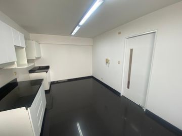 FLAT VISTA EXTERNA, CON BALCON TIPO TERRAZA, ASCENSOR DIRECTO, 3DORM C/ BAÑO INCORP. C/U
