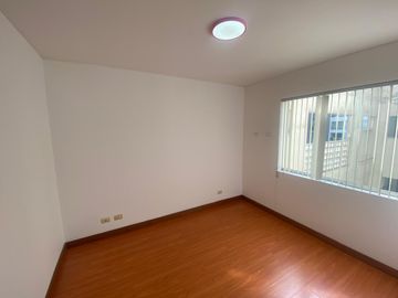 FLAT VISTA EXTERNA, CON BALCON TIPO TERRAZA, ASCENSOR DIRECTO, 3DORM C/ BAÑO INCORP. C/U