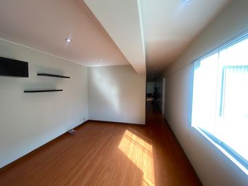 FLAT VISTA EXTERNA, CON BALCON TIPO TERRAZA, ASCENSOR DIRECTO, 3DORM C/ BAÑO INCORP. C/U
