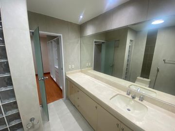 FLAT VISTA EXTERNA, CON BALCON TIPO TERRAZA, ASCENSOR DIRECTO, 3DORM C/ BAÑO INCORP. C/U