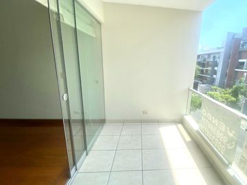FLAT VISTA EXTERNA, CON BALCON TIPO TERRAZA, ASCENSOR DIRECTO, 3DORM C/ BAÑO INCORP. C/U