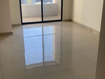 Casa a espaldas del tianguis del sol