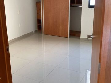 Casa a espaldas del tianguis del sol
