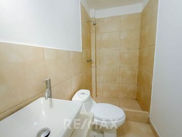 Venta De Lindo Dúplex En Los Olivos