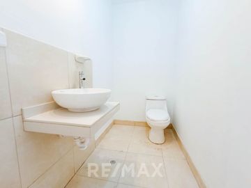 Venta De Lindo Dúplex En Los Olivos