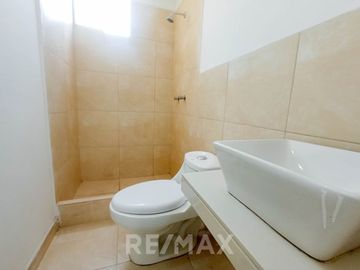 Venta De Lindo Dúplex En Los Olivos