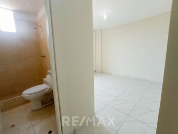 Venta De Lindo Dúplex En Los Olivos