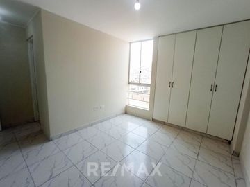 Venta De Lindo Dúplex En Los Olivos
