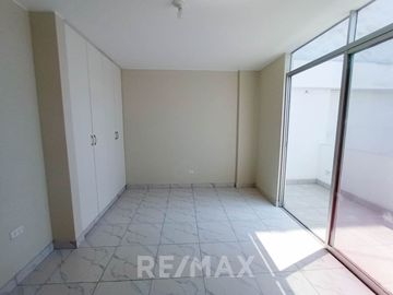 Venta De Lindo Dúplex En Los Olivos