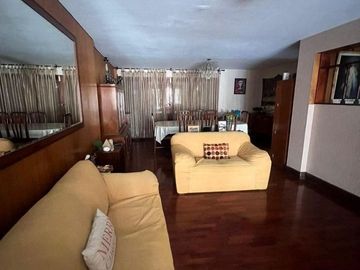 VENDO AMPLIA CASA EN ESQUINA  EN LA MEJOR ZONA DE  PUEBLO LIBRE