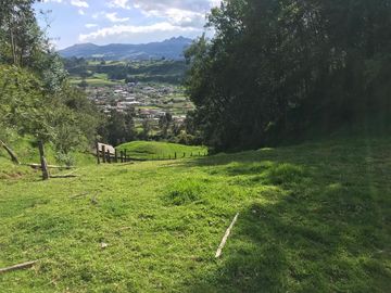 Vendo terreno de 4 hectáreas en Sangolquí.