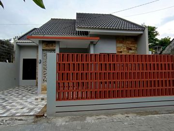 BARU rumah siap huni dekat stadion maguwoharjo