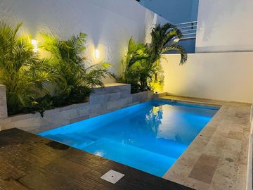 CASA CON ALBERCA EN VENTA