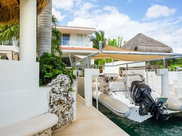 CASA SERRANO - CANAL ACCESS - BOAT - PRIVATE POOL - 3 BR - 4.5 BTR - PUERTO AVENTURAS