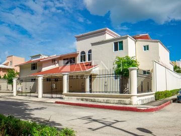 Casa en Venta, SM 15 Centro, Cancún Quintana Roo.
