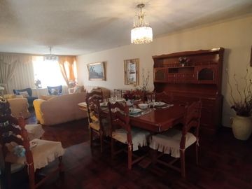 ¡Venta de Hermosa Casa en el Límite de Pueblo Libre!