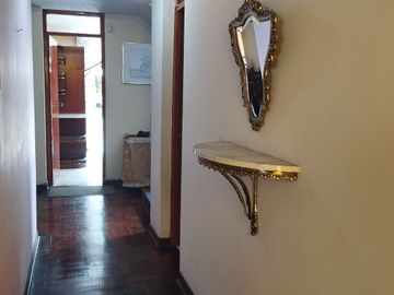 ¡Venta de Hermosa Casa en el Límite de Pueblo Libre!