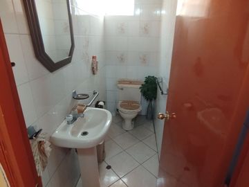 ¡Venta de Hermosa Casa en el Límite de Pueblo Libre!