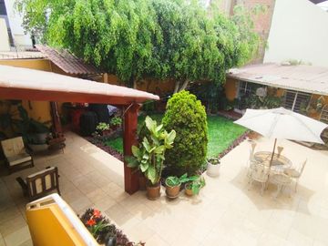 ¡Venta de Hermosa Casa en el Límite de Pueblo Libre!