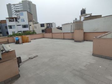 ¡Venta de Hermosa Casa en el Límite de Pueblo Libre!