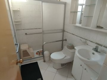 ¡Venta de Hermosa Casa en el Límite de Pueblo Libre!